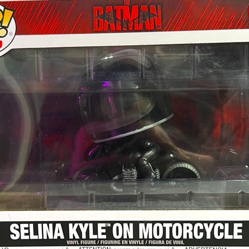 Selina Kyle On Motorcycle Funko Pop Rides